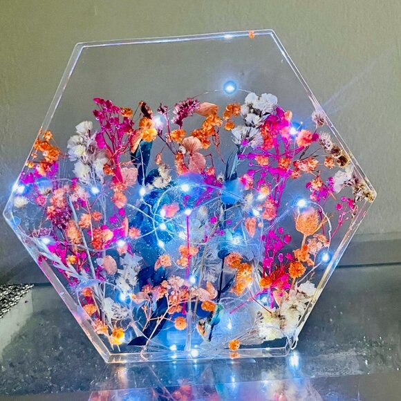 Hexagon Resin Flower Block | Real Dried Floral Art | Handmade Botanical Decor | - Picture 3 of 3